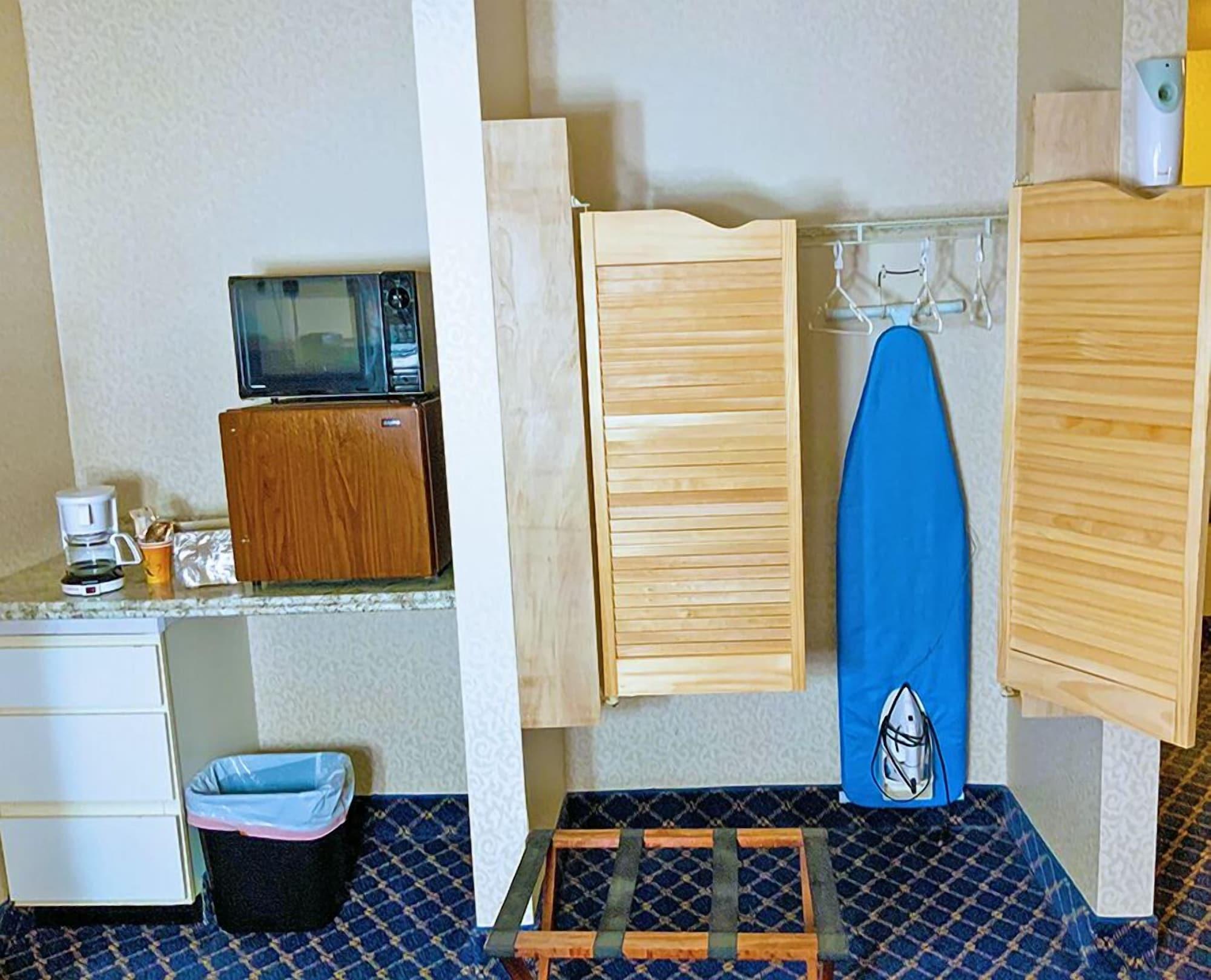 Regency Inn & Suites מערב ספרינגפילד מראה חיצוני תמונה